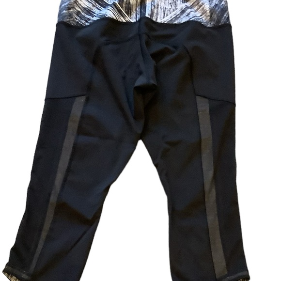 Lululemon Hot To Street crop Mesh Leggings - Picture 6 of 10